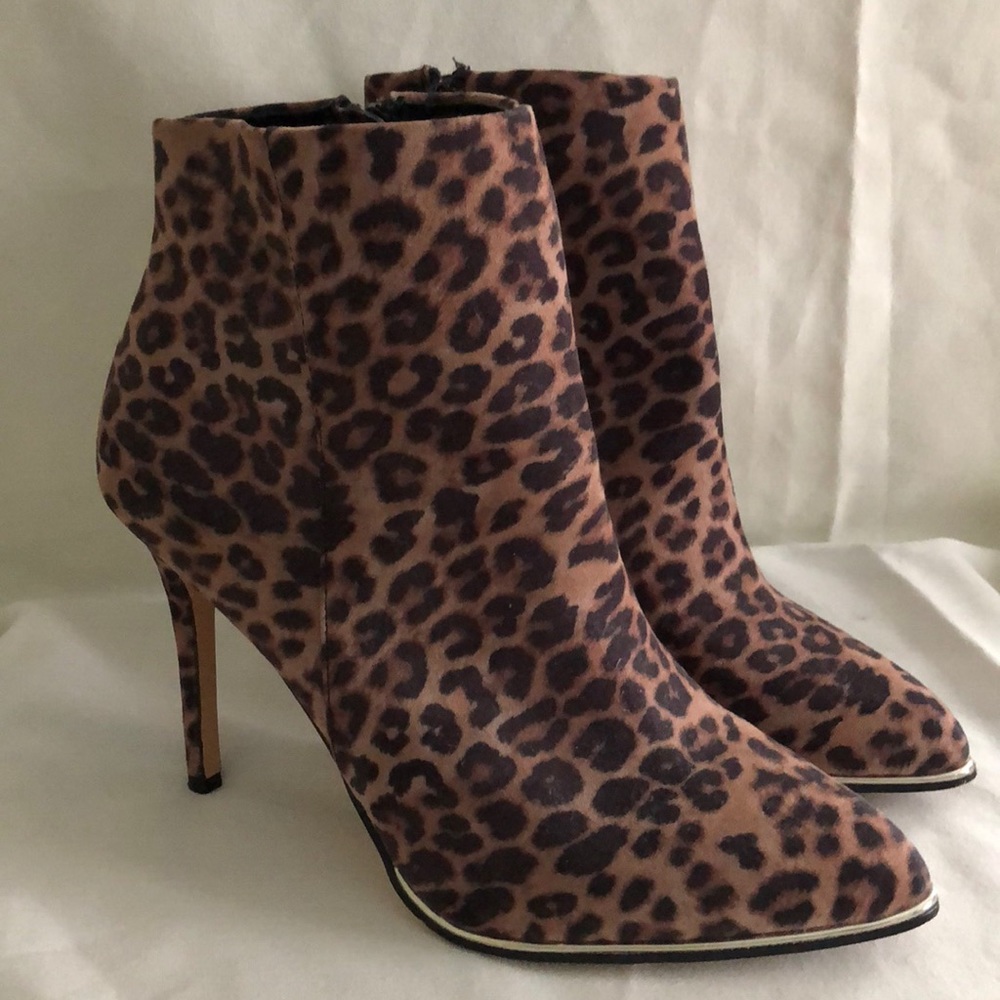 Express Leopard print booties